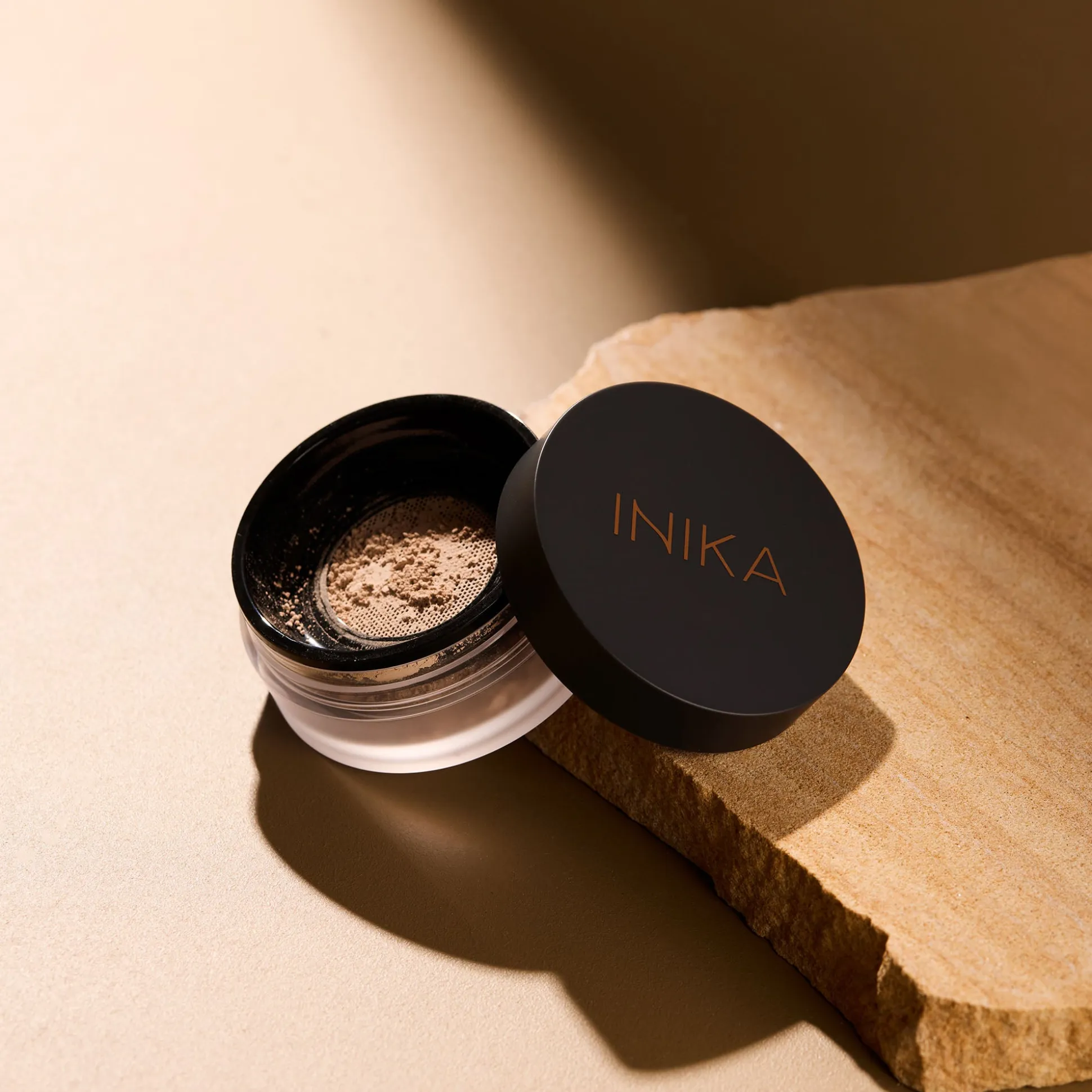 INIKA Loose Mineral Foundation SPF 25 - Inspiration 8g