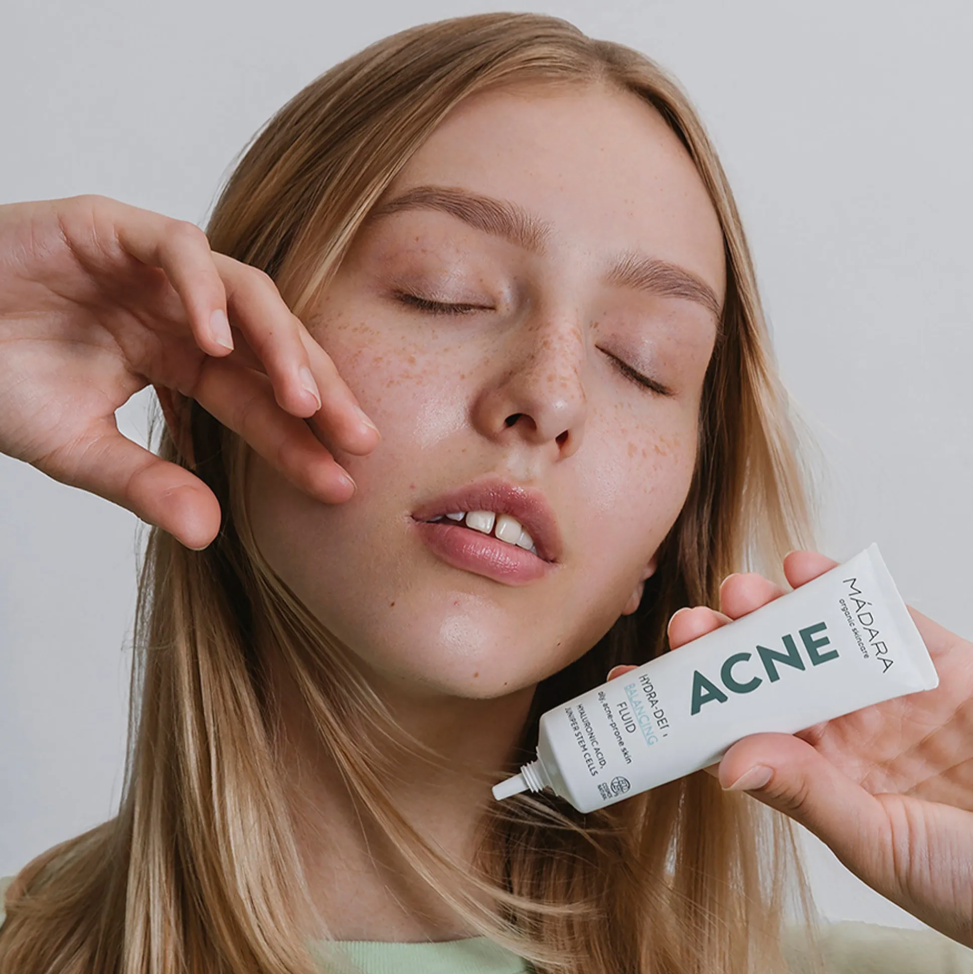Madara ACNE Hydra-Derm Balancing Fluid 40ml