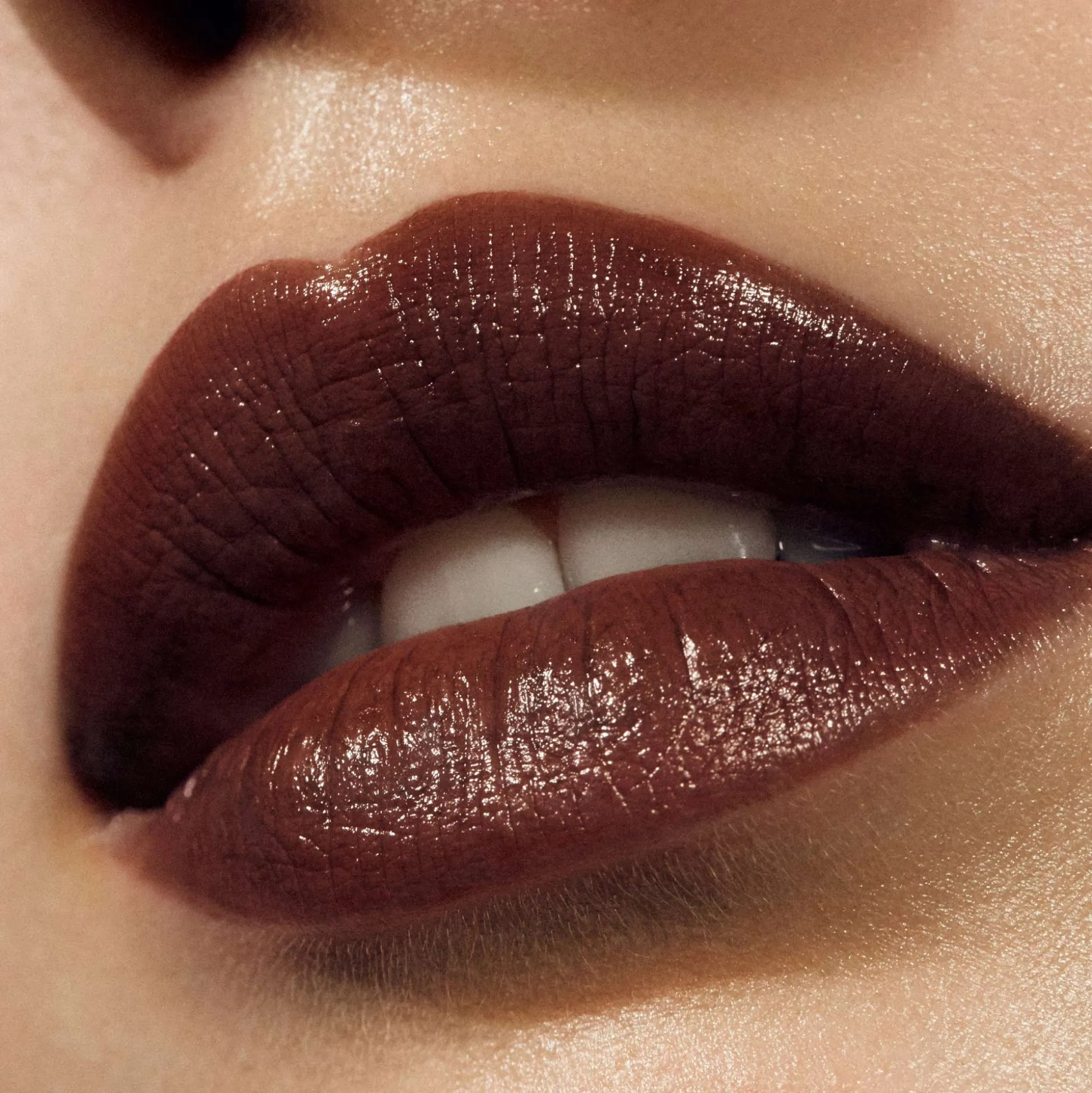 MADARA DAZZLE NIGHTS Satin Shine Lipstick, #504 DOMINANCE 3g