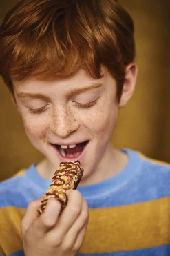MadeGood Granola Bar, Chocolate Drizzled Birthday Cake 5x24g